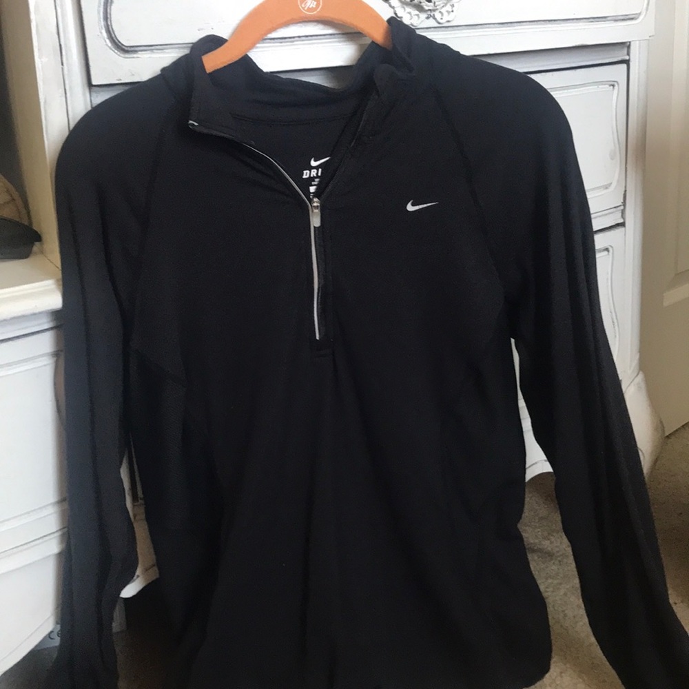 Nike zip up jacket!!💛